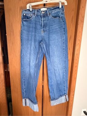Universal Thread Women's Boyfriend Jeans in Medium Blue Wash